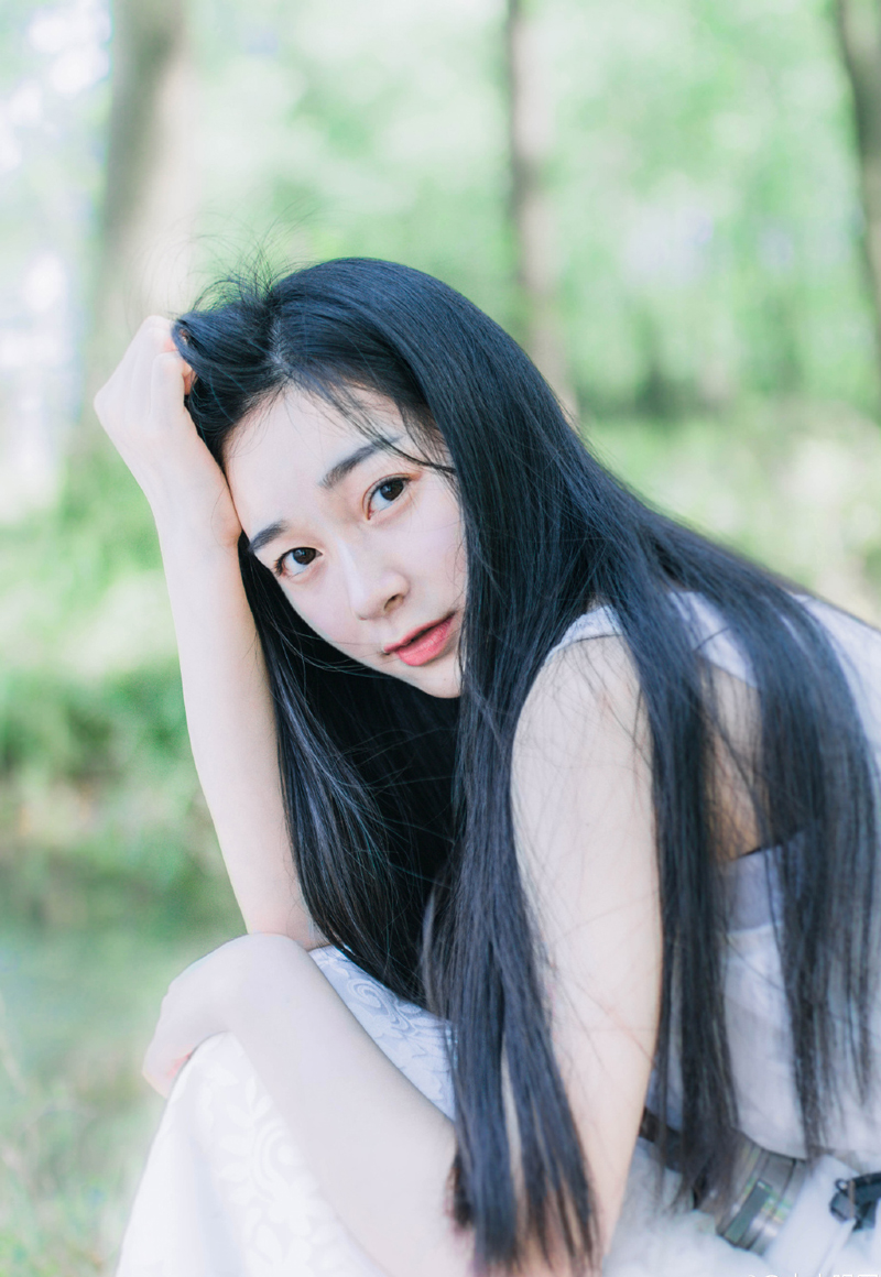 “老爷，有什么吩咐？”管家有些战战兢兢地看着面色难看的刘璝。
